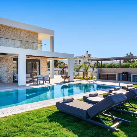 Villa Terra Magna Alba By Gennadi